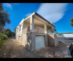 Villa con Garage