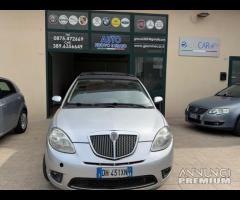 Lancia Ypsilon 1.4 Platino cv 95 automatica ok neo - 1