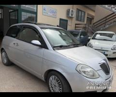 Lancia Ypsilon 1.4 Platino cv 95 automatica ok neo - 3