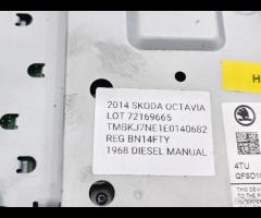 DISPLAY SCHERMO MULTIFUNZIONE NAVIGATORE SKODA OCT - 15