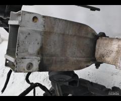 OSSATURA CALANDRA TRAVERSA ANTERIORE MERCEDES C200 - 20
