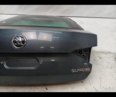 PORTELLONE COFANO POSTERIORE BAULE SKODA SUPERB II - 23