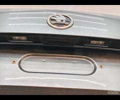 PORTELLONE COFANO POSTERIORE BAULE SKODA SUPERB II - 24