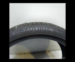 2 GOMME 255 35 20 BARUM A70901