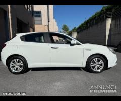 Alfa Romeo Giulietta 1.6 JTDm-2 Distinctive "Ganci