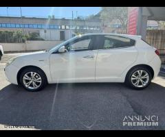 Alfa Romeo Giulietta 1.6 JTDm-2 Distinctive "Ganci