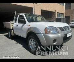 Nissan NP300 2.5 Dci King Cab Gancio traino