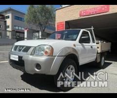 Nissan NP300 2.5 Dci King Cab Gancio traino