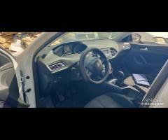 Ricambi Peugeot 308 Van 1.6 D del 2015 - 12