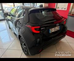 Toyota Yaris 1.5 Hybrid 5 porte Lounge - 4