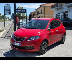 Lancia Ypsilon 1.0 FireFly 5 porte Hybrid Gold