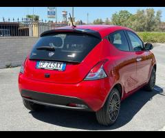Lancia Ypsilon 1.0 FireFly 5 porte Hybrid Gold - 15