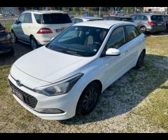 HYUNDAI - i20 - 1.2 GPL 5p. Blackline - NEOPATENTA