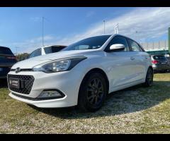 HYUNDAI - i20 - 1.2 GPL 5p. Blackline - NEOPATENTA