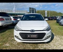 HYUNDAI - i20 - 1.2 GPL 5p. Blackline - NEOPATENTA