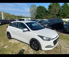 HYUNDAI - i20 - 1.2 GPL 5p. Blackline - NEOPATENTA