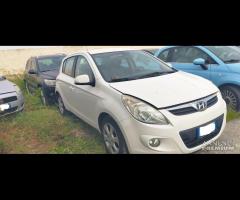 Ricambi Hyundai I20 1.2 B del 2012 motore G4LA