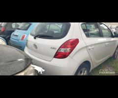 Ricambi Hyundai I20 1.2 B del 2012 motore G4LA