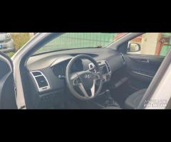Ricambi Hyundai I20 1.2 B del 2012 motore G4LA - 9