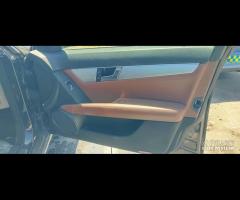 Ricambi Mercedes W204 2.2 D del 2008 - 9