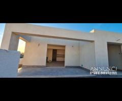 Triscina villa 4 vani nuova con giardino est