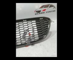 GRIGLIA ANTERIORE INFERIORE CENTRO BMW E88/E82 M S - 2