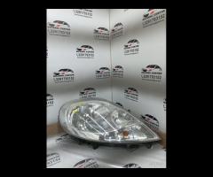 FARO FANALE ANTERIORE DESTRA OPEL VIVARO A 8200701