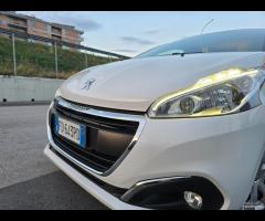 Peugeot 208 PureTech 82 5 porte Allure - 12