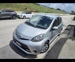 Toyota Aygo 1.0 12V VVT-i 5 porte Lounge Connect