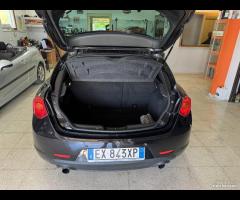 GIULIETTA 2.0 JTDM-2 Distinctive - 8