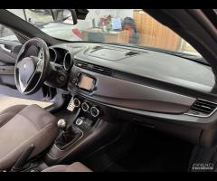 GIULIETTA 2.0 JTDM-2 Distinctive - 12