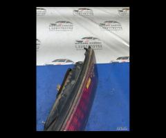 FARO FANALE POSTERIORE INTEGRATO NEL PORTELLONE DX - 4
