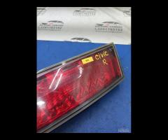 FARO FANALE POSTERIORE INTEGRATO NEL PORTELLONE DX - 8