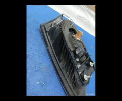 FARO FANALE POSTERIORE INTEGRATO NEL PORTELLONE DX - 15