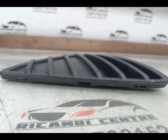 GRIGLIA CORNICE PARAURTI ANTERIORE INFERIORE SX FO - 22