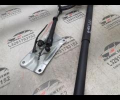 PISTONE PORTELLONE POSTERIORE DX+SUPPORTO 2010 MER - 6