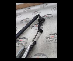 PISTONE PORTELLONE POSTERIORE DX+SUPPORTO 2010 MER - 20