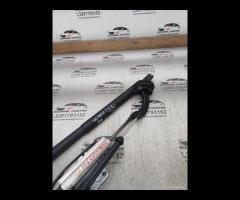 PISTONE PORTELLONE POSTERIORE DX+SUPPORTO 2010 MER - 23