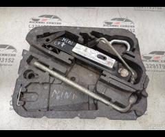 KIT EMERGENZA ATTREZZI SOLLEVATORE RUOTA MINI R50 - 6