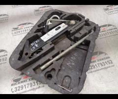 KIT EMERGENZA ATTREZZI SOLLEVATORE RUOTA MINI R50 - 12