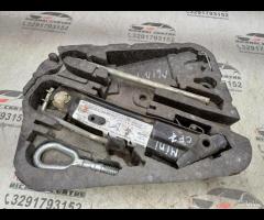 KIT EMERGENZA ATTREZZI SOLLEVATORE RUOTA MINI R50 - 14