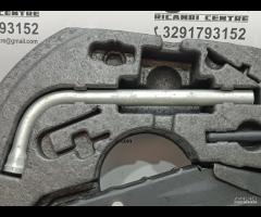 KIT EMERGENZA ATTREZZI SOLLEVATORE RUOTA AUDI A3 1 - 4