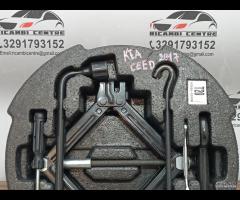 KIT EMERGENZA ATTREZZI SOLLEVATORE RUOTA KIA CEED - 4