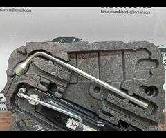 KIT EMERGENZA ATTREZZI SOLLEVATORE RUOTA MINI R56 - 4