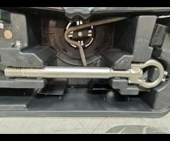 KIT EMERGENZA ATTREZZI SOLLEVATORE RUOTA PEUGEOT 3 - 4