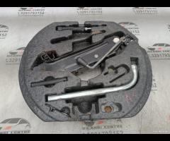 KIT EMERGENZA ATTREZZI SOLLEVATORE RUOTA AUDI A3 1 - 5