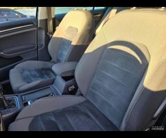 Volkswagen Golf 1.6 TDI 5p. Highline BlueMotion Te - 8