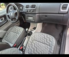 Skoda Roomster 1.4 16V Comfort - 17