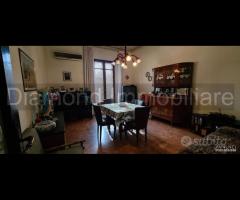 Casa singola con deposito e garage a Giarre centro