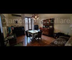Casa singola con deposito e garage a Giarre centro